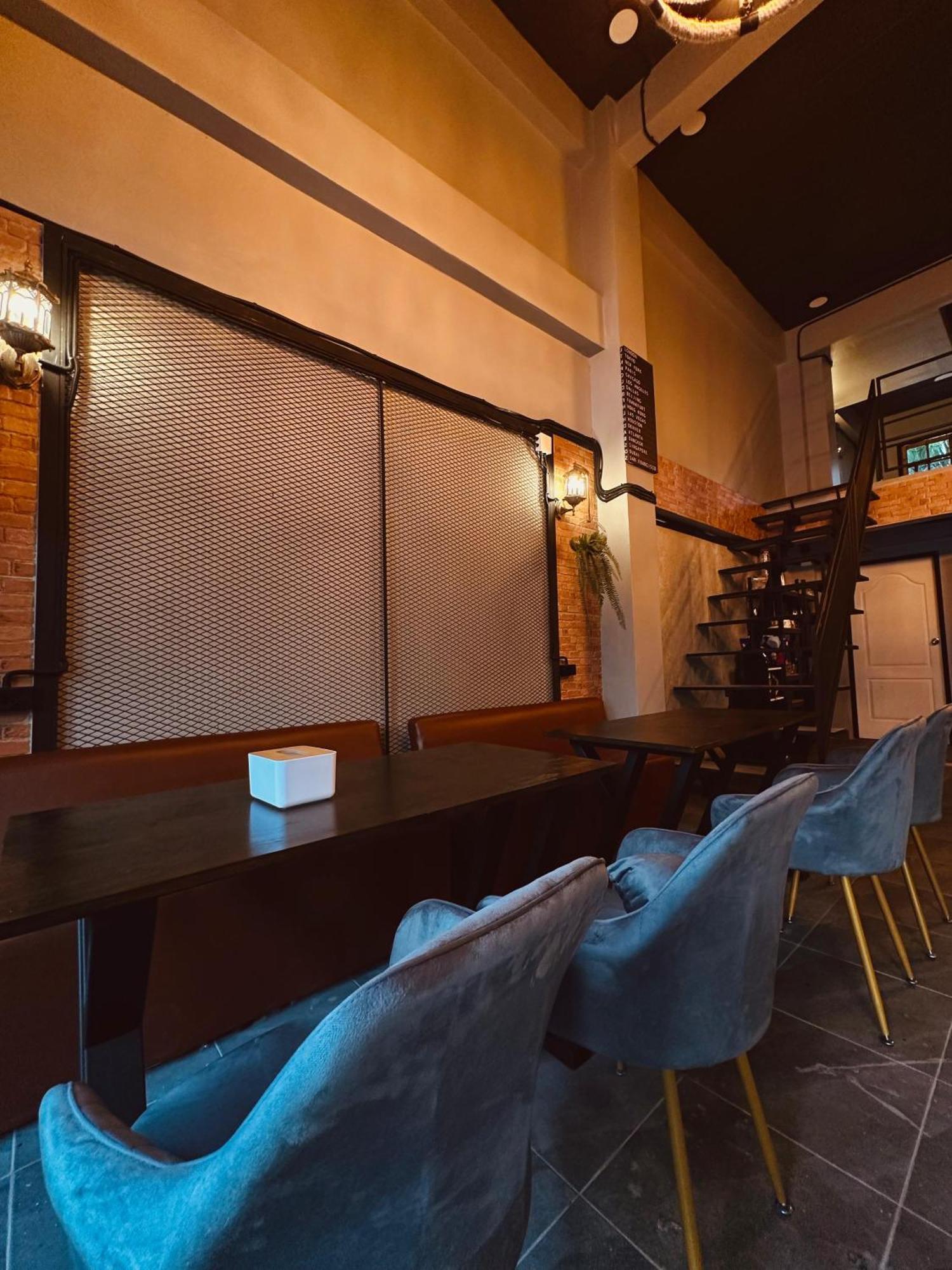 פאטאיה Hostel Friends Station & Cafe מראה חיצוני תמונה