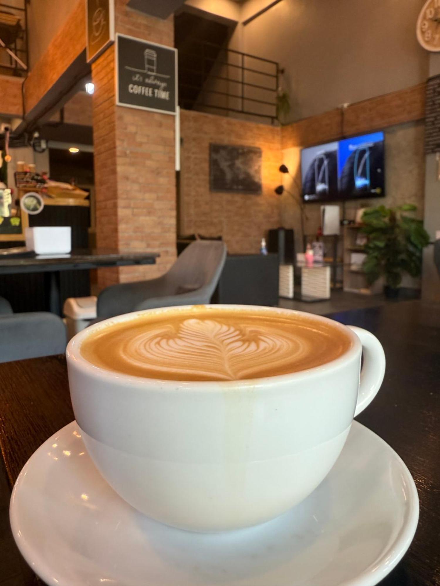 פאטאיה Hostel Friends Station & Cafe מראה חיצוני תמונה