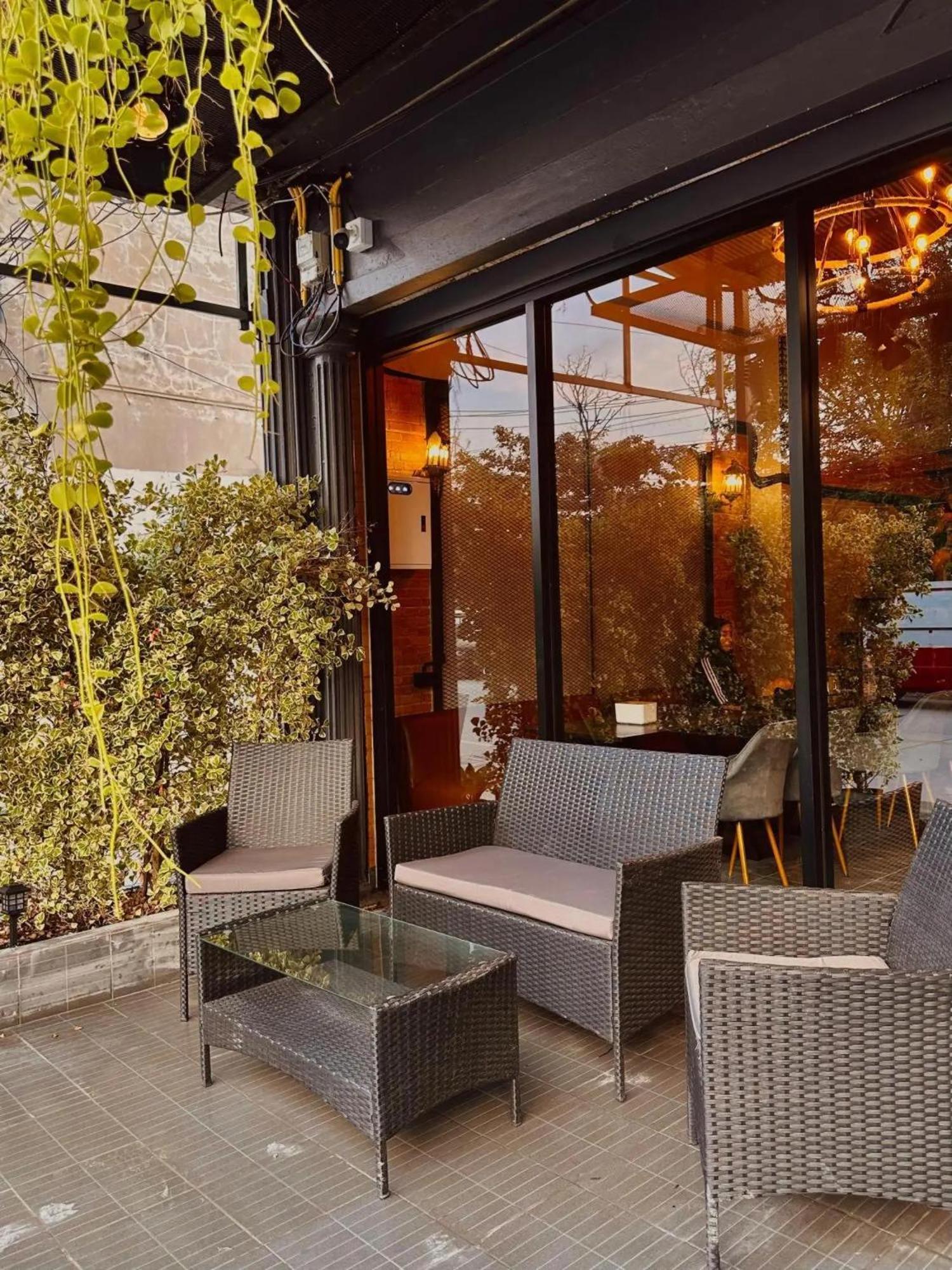 פאטאיה Hostel Friends Station & Cafe מראה חיצוני תמונה