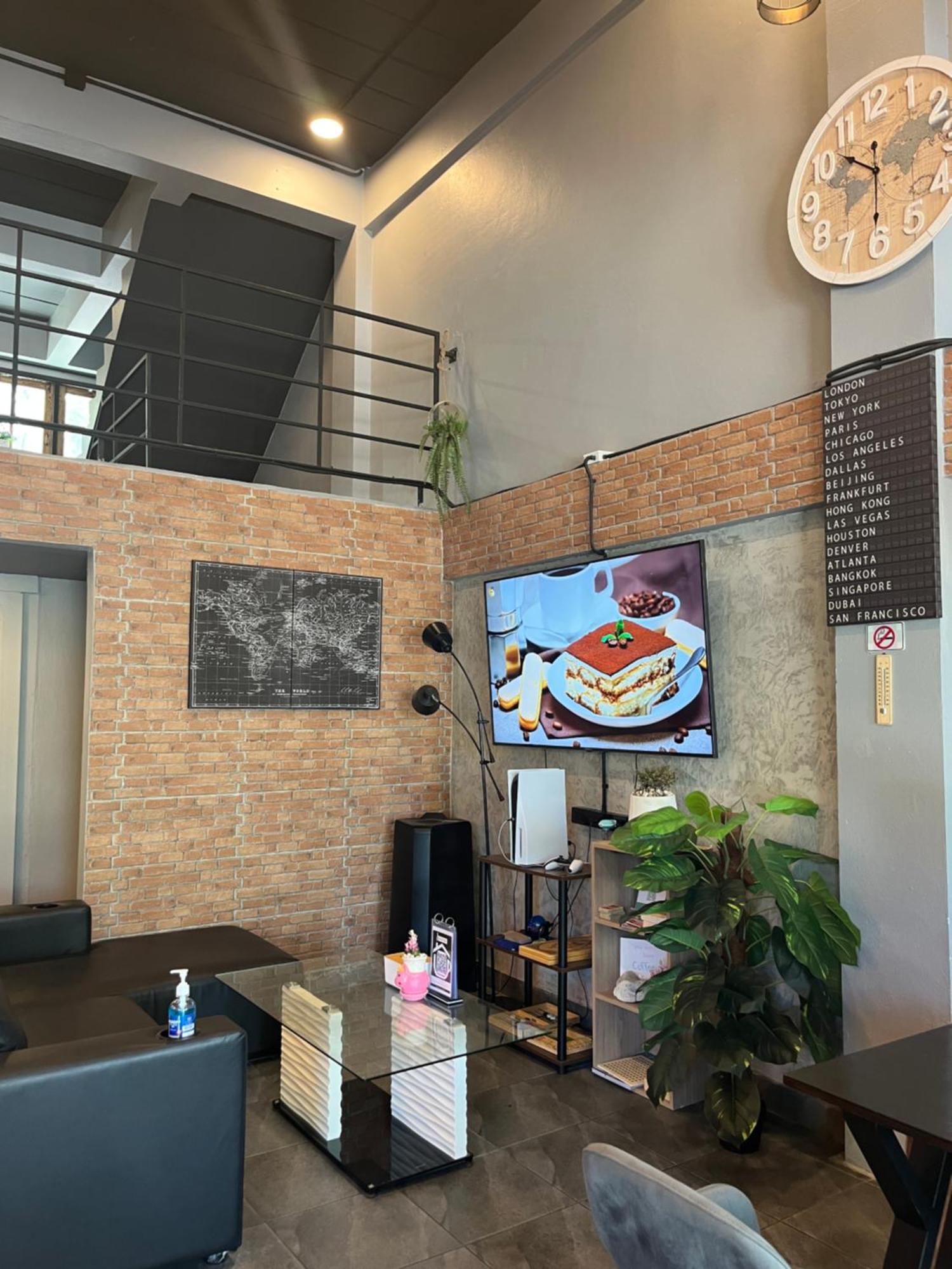 פאטאיה Hostel Friends Station & Cafe מראה חיצוני תמונה